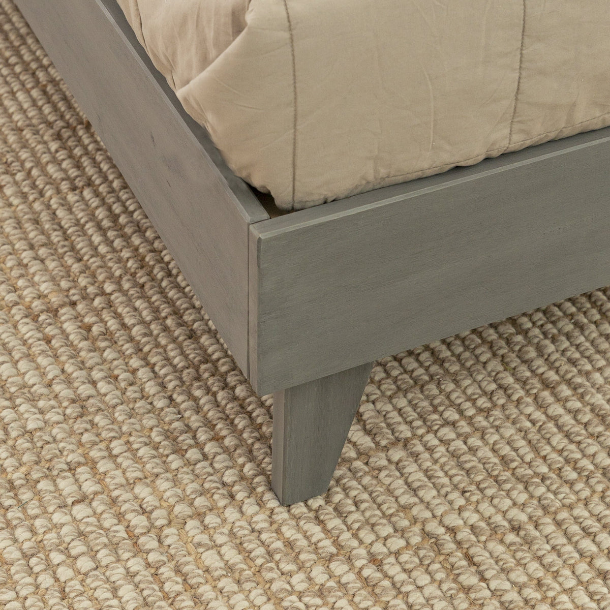 Modern Solid Wood Twin Platform Bed O2597