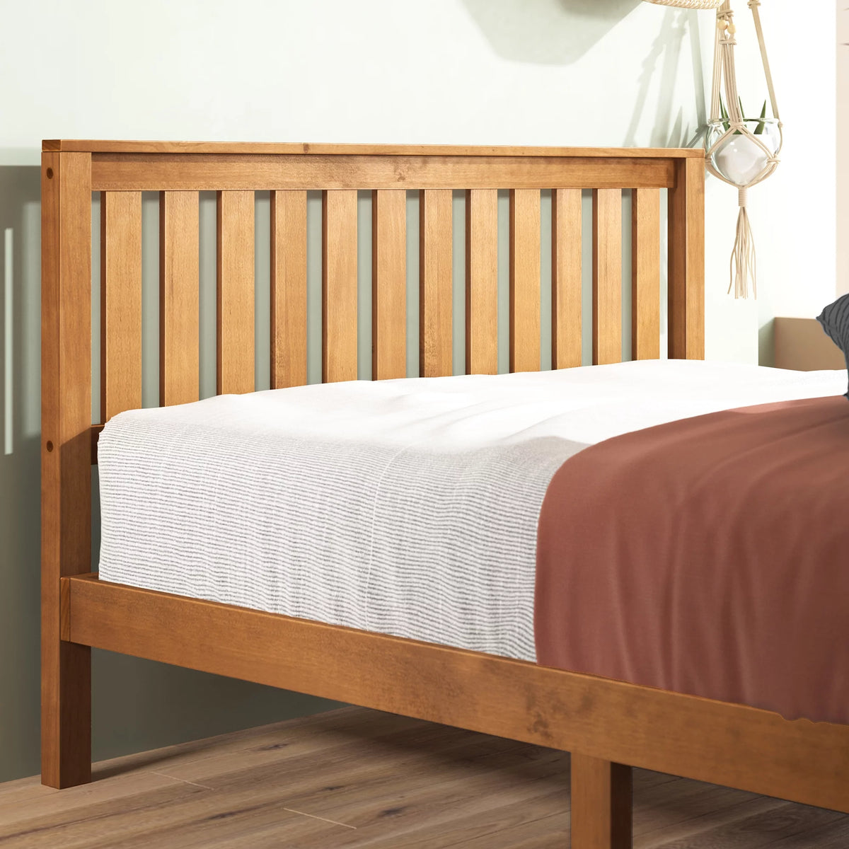 Wood Platform Bed with Headboard A586234