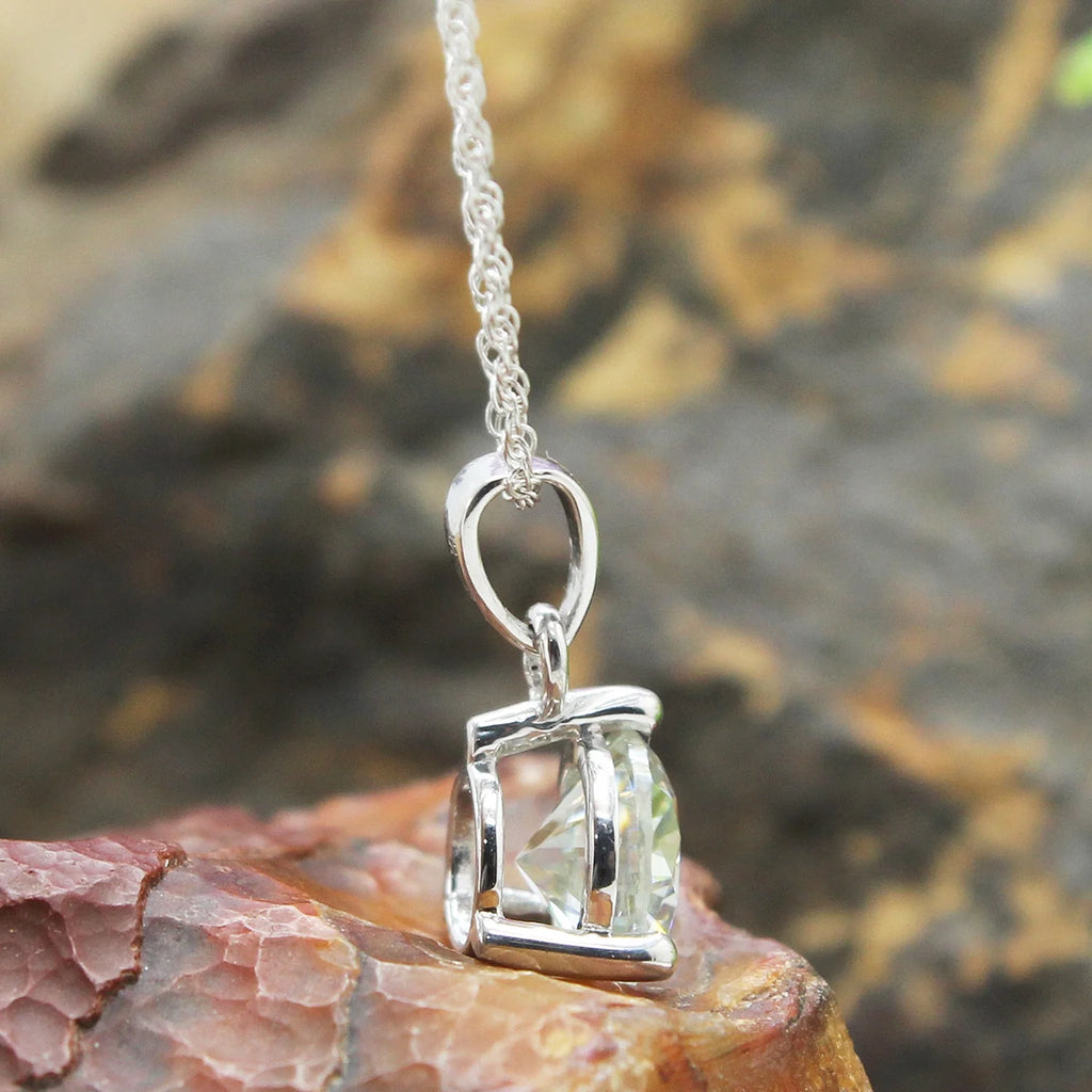 2CT Moissanite Pendant Necklace 18K White Gold Plated Silver D Color Ideal Cut R577