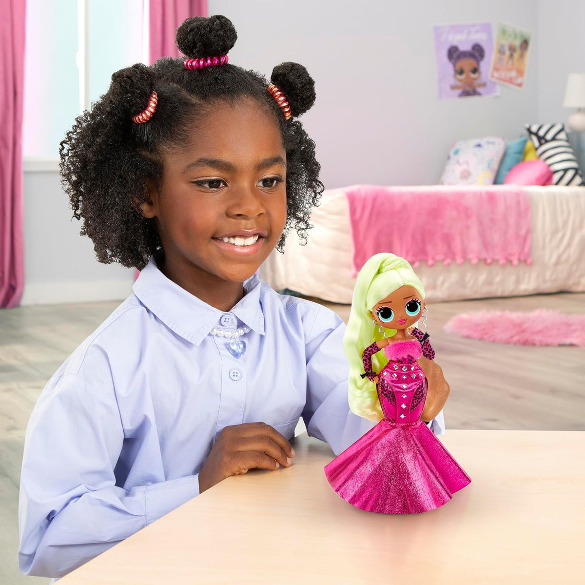 Fashion Doll with Transforming Fashions and Accessories G587