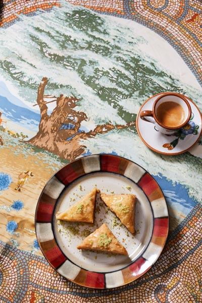 16pc Traditional Triangle Baklavas H274