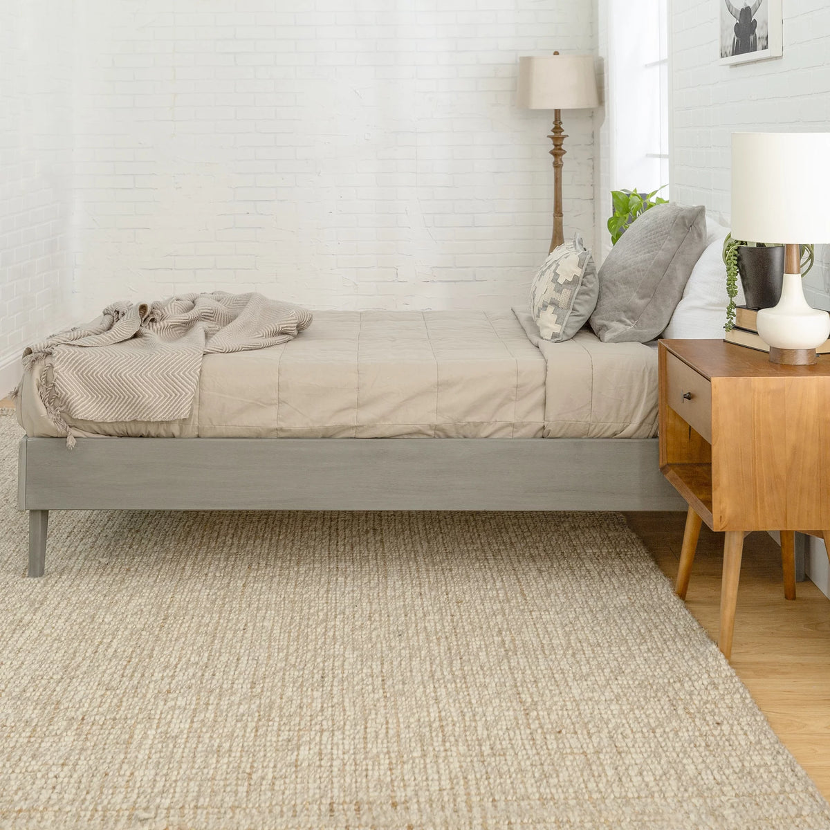 Modern Solid Wood Twin Platform Bed O2597