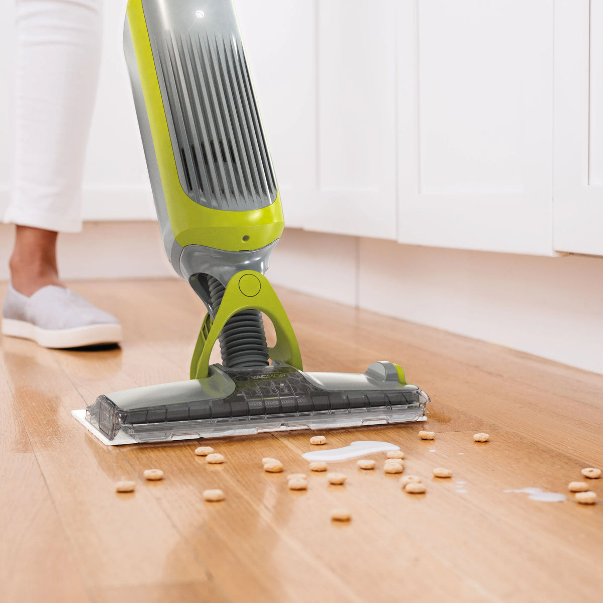 Cordless Hard Floor Vacuum Mop with Disposable Pads L48338