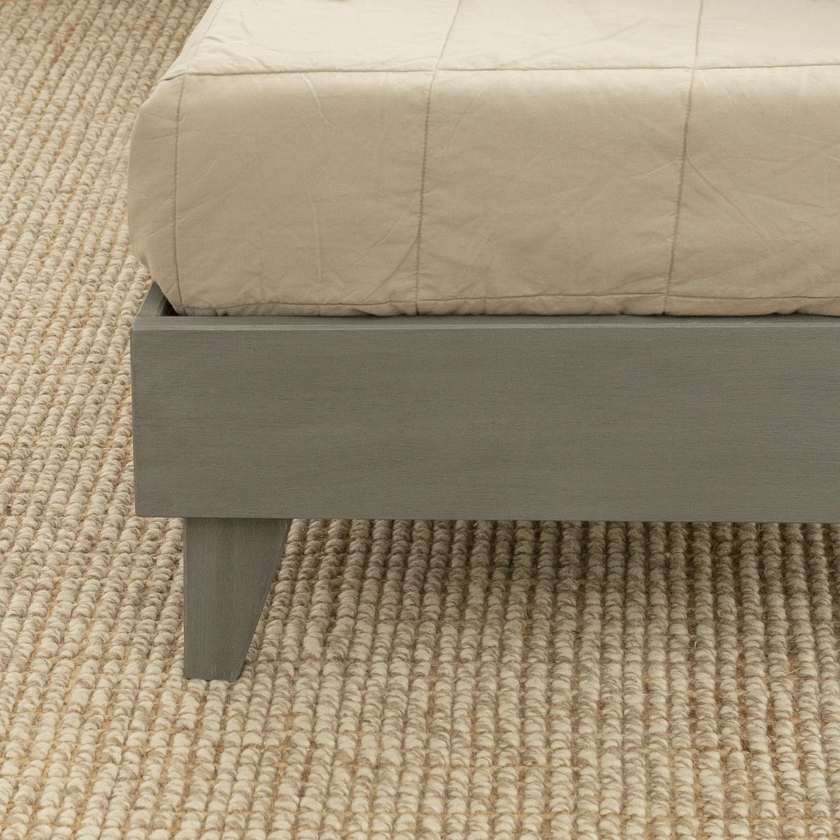 Modern Solid Wood Twin Platform Bed O2597