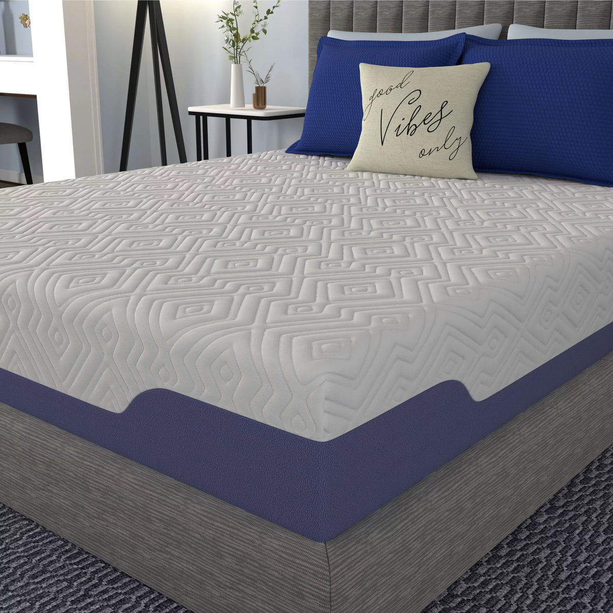 Cooling 10” Hybrid Mattress Queen R647
